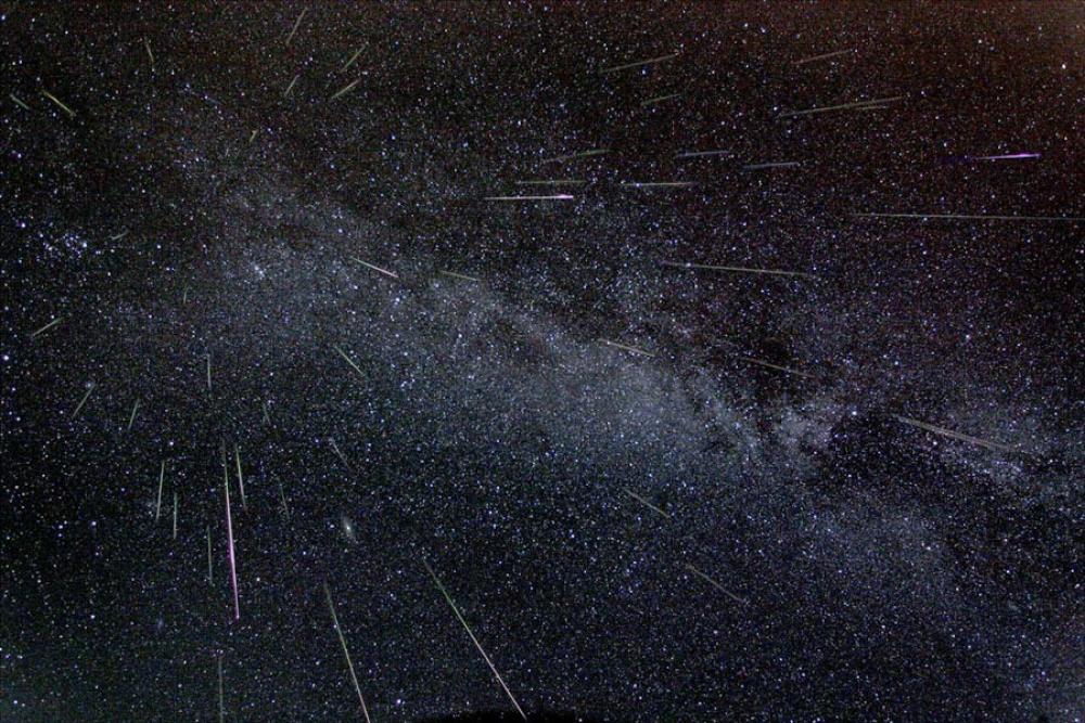 http://s1.ibtimes.com/sites/www.ibtimes.com/files/styles/picture_this/public/2012/10/04/2011/08/12/146059-perseid.jpg